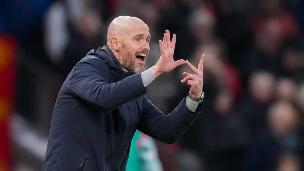 El entrenador Erik ten Hag, ha expresado su deseo de que su equipo utilice la hostilidad de los hinchas